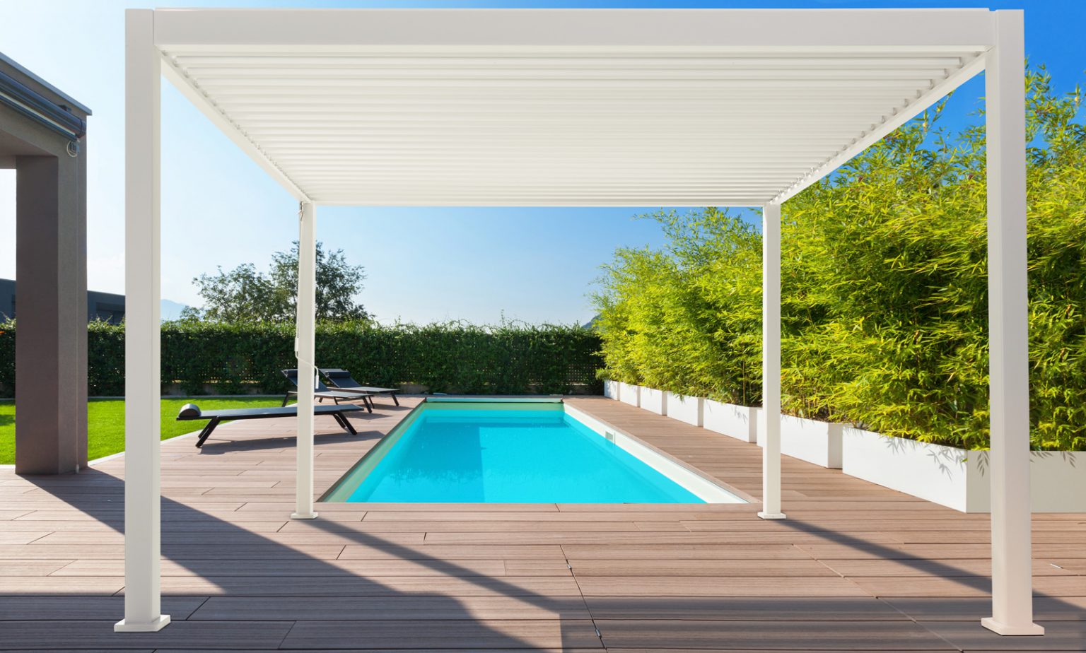 House With Swimming Pool, Outdoors